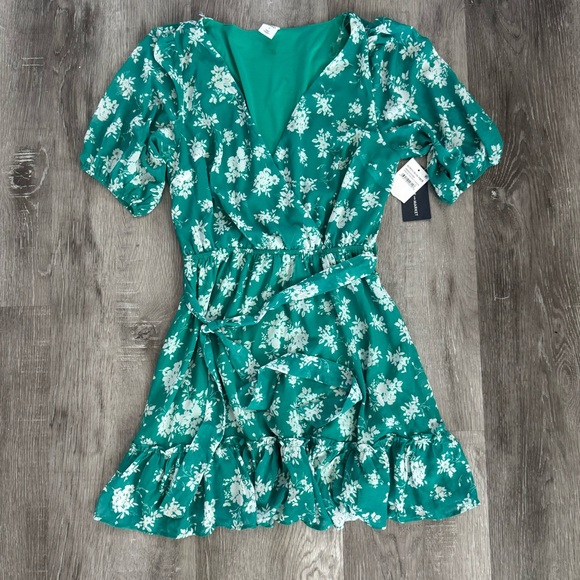 Melrose & Market NWT Green White Floral Print Faux Wrap Mini Dress - Picture 3 of 7